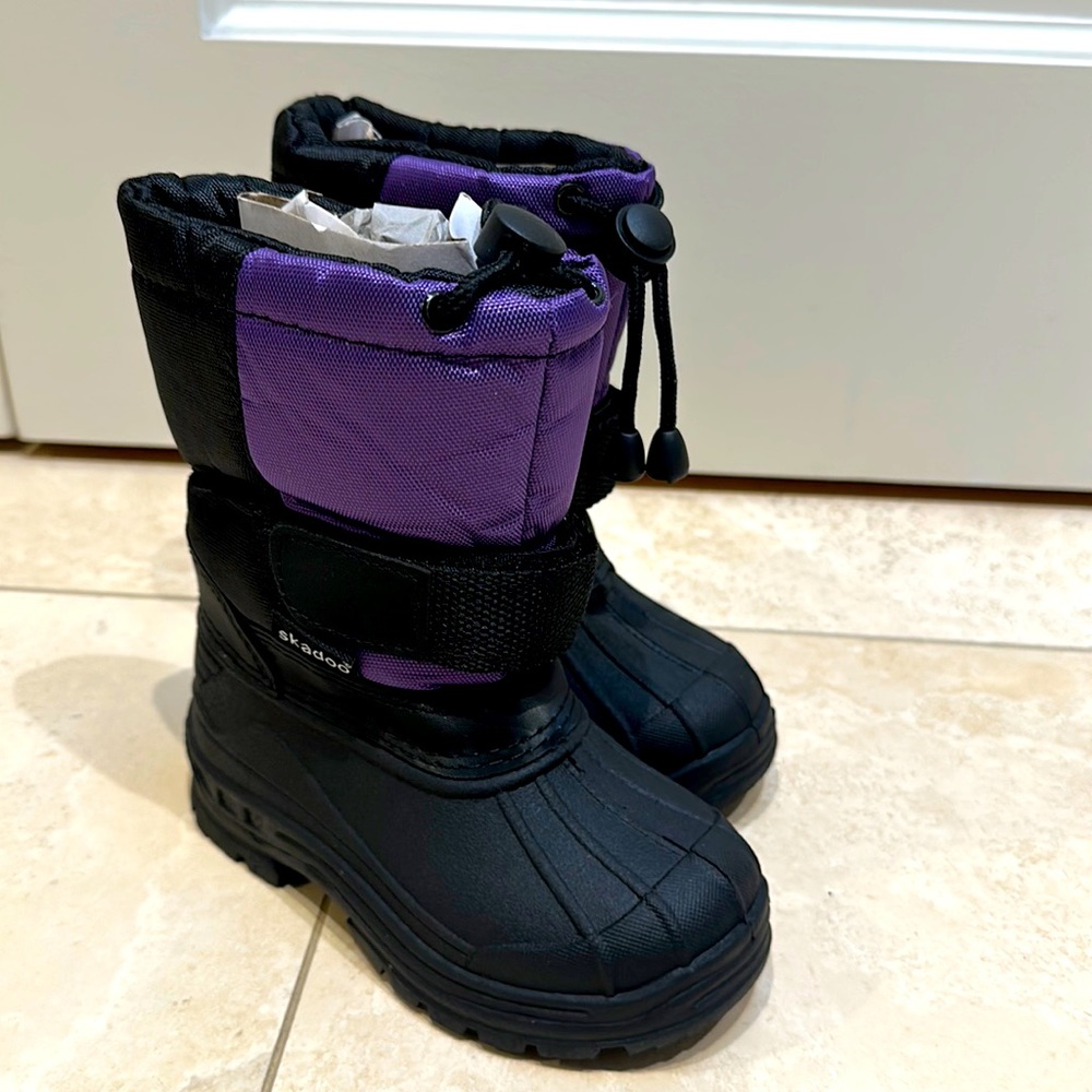 New Skadoo Snow boots Size 6
